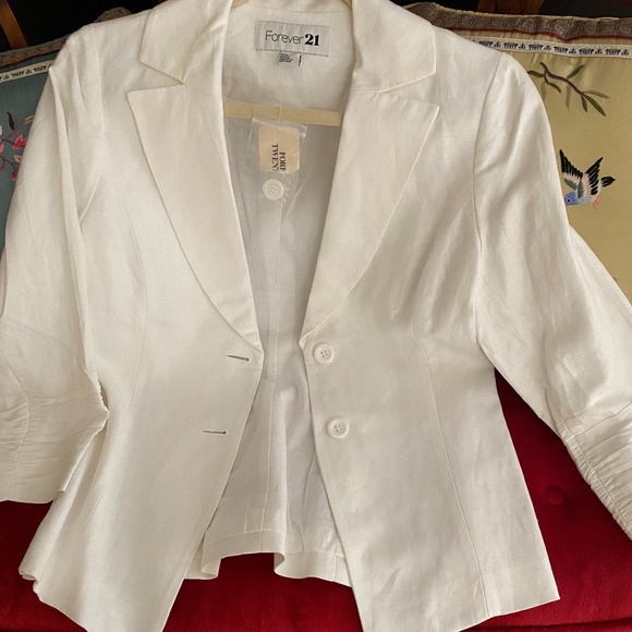 Forever 21 Jackets & Blazers - 3/$20 NWT FOREVER 21 WHITE COLOR JACKET SIZE SMALL